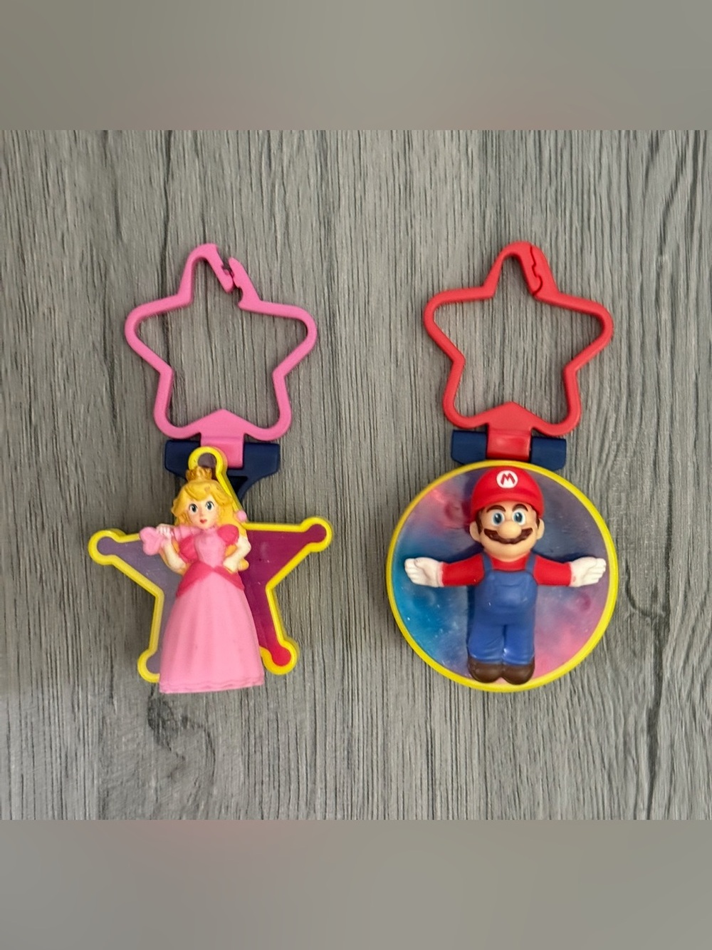 Super Mario Galaxy McDonald’s Happy Meal Toy  Keychain Princess Peach and Mario